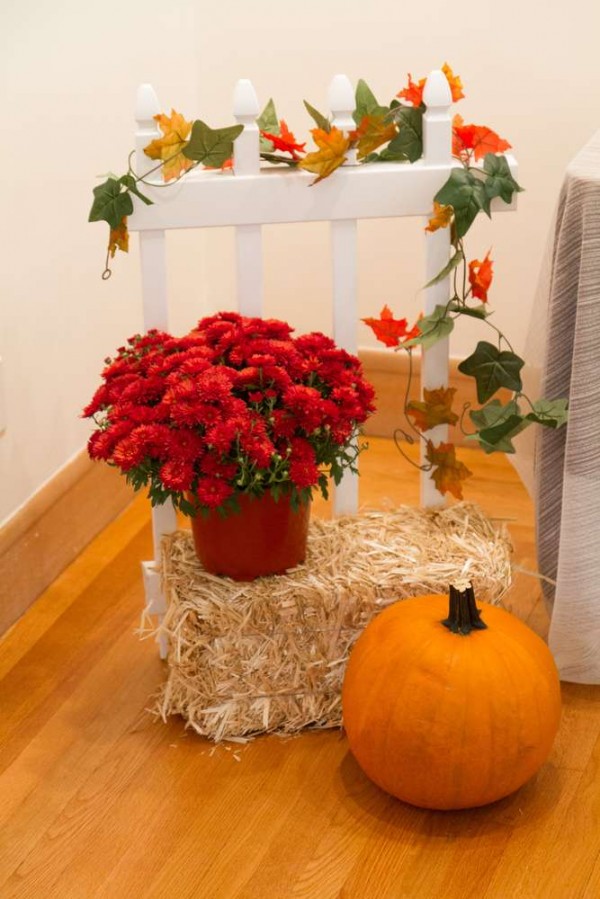 Festive-Little-Pumpkin-Baby-Shower-Floral-Decor