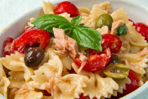 simple-baby-shower-food-ideas-butterfly-pasta-salad-with-tuna-tomatos-and-olives