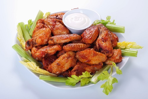 simple-baby-shower-food-ideas-chicken-wings-with-dip