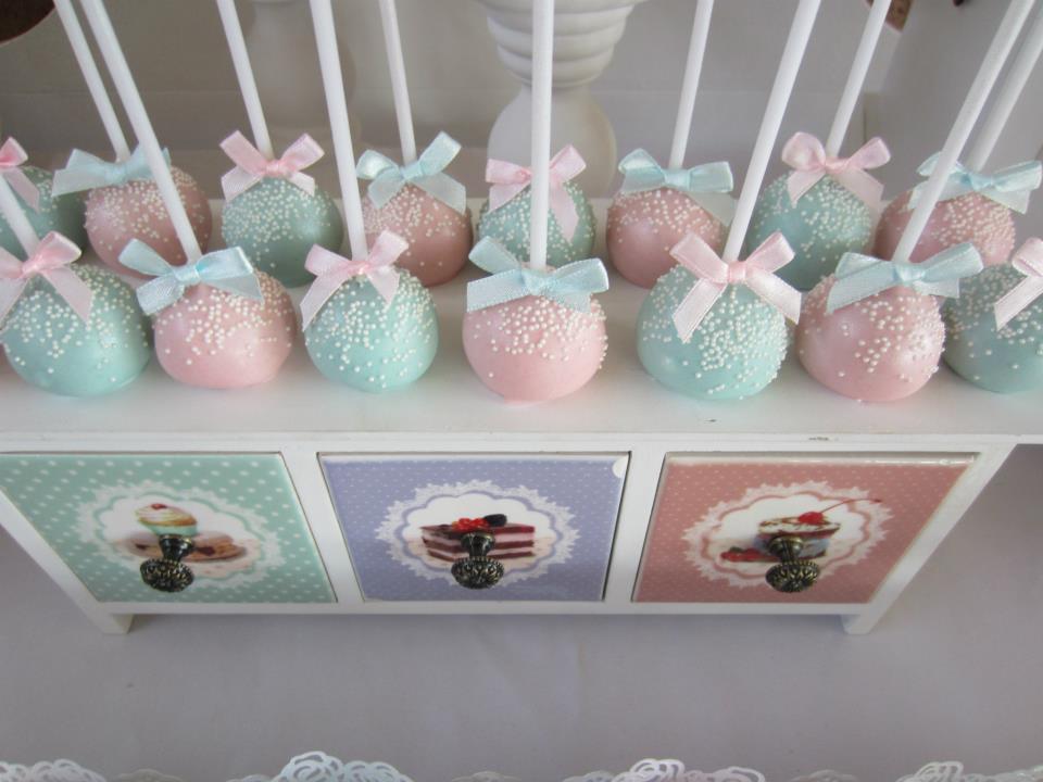 speckled in white pink and blue cakepops