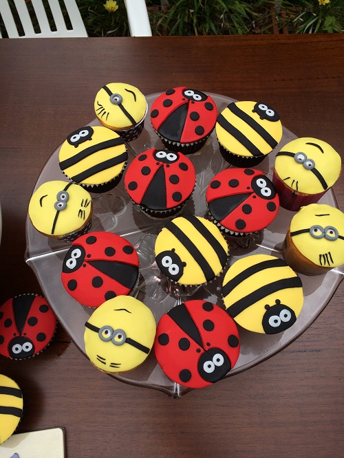 ladybird and minion cupcakes