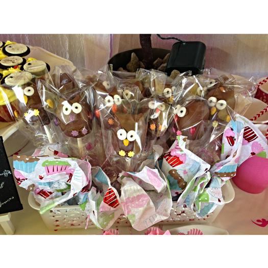 Whoo Owl Baby Shower decoration inspirations cake pops