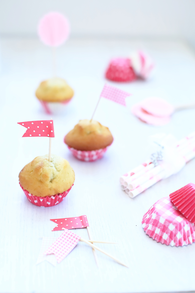 how to use cupcake toppers