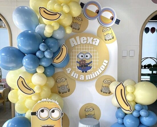 Minion Balloon Garland
