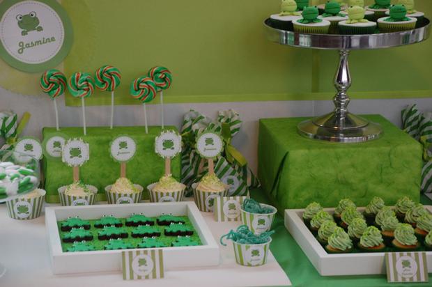 Frog Themed Baby Shower Decorations - 35 Ideas For Baby Shower Decoracion Ideas For Girls Decor Dessert Tables Frog Baby Showers Princess And The Frog Baby Shower Baby Shower Princess : Frog stickers are always great to decorate the envelopes.