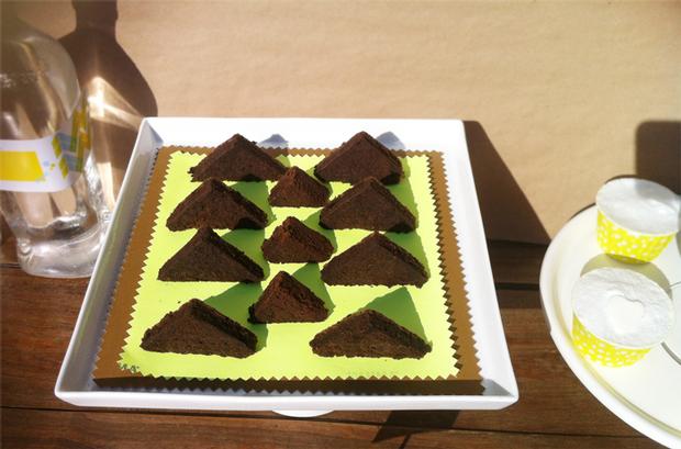 neon_baby_shower_ideas_by_nana_birthday_party_ideas_tassel_favors_dessert_table_treats_H2OBABY_straw_toppers_triangle_treats