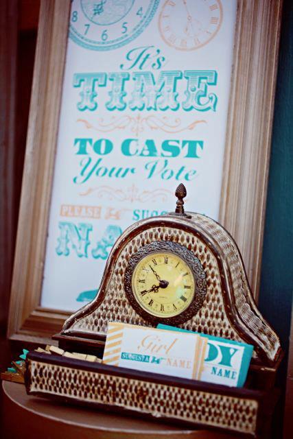 its time cast your vote sign