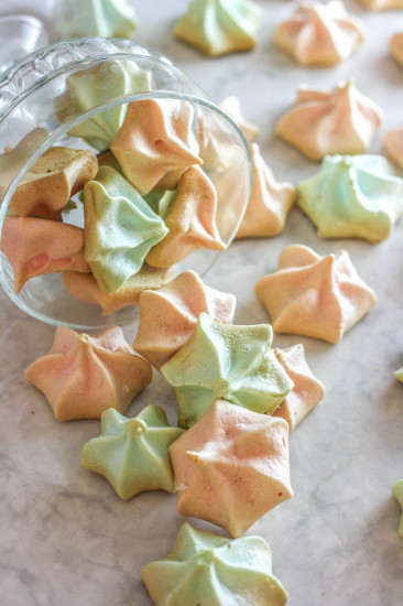 blue and pink meringue kisses