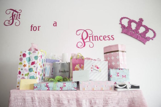 fit for a princess gift table