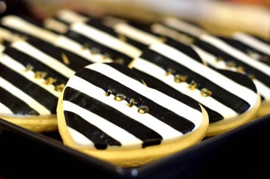 xoxo baby shower cookies