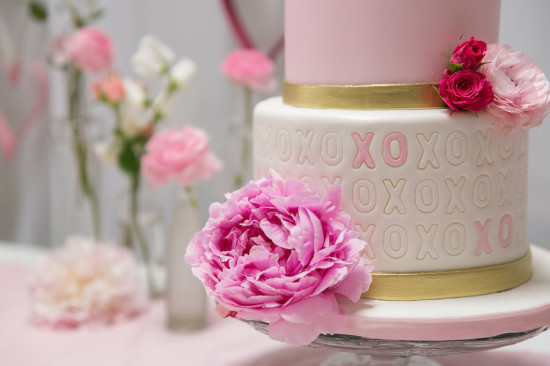 Sweet XOXO Baby Shower cake