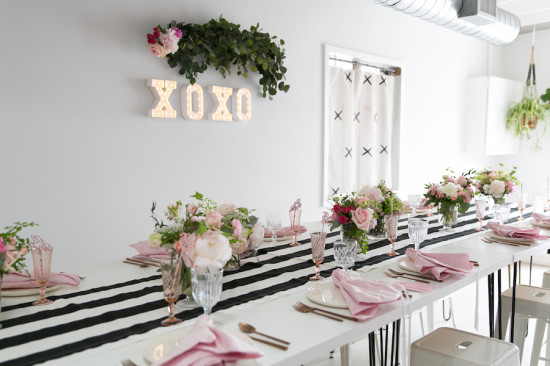 Sweet XOXO Baby Shower guest table