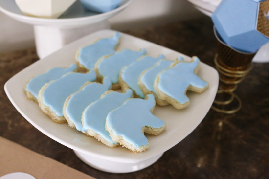 lovely-elephant-themed-baby-shower cookies
