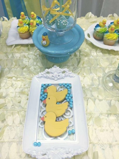 rubber-ducky-baby-shower cookies