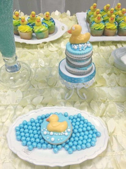 rubber-ducky-baby-shower cookies with baby ducks