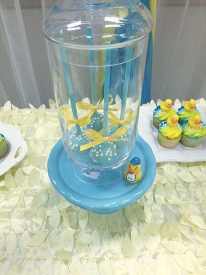 rubber-ducky-baby-shower its a boy cakepops