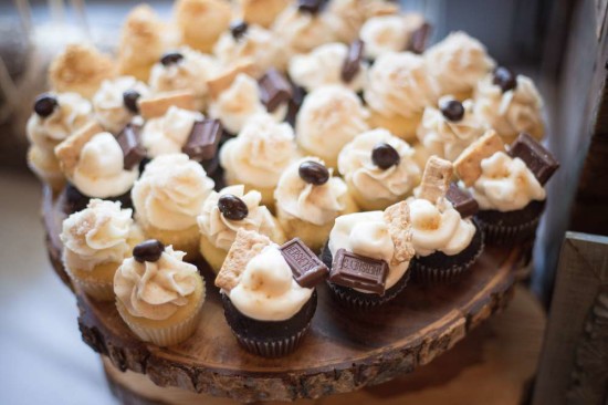 wooland-boho-baby-shower-cupcakes