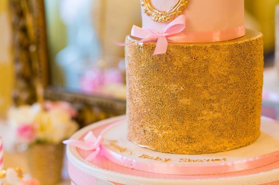 Golden-Carrousel-Babyshower-Cake-Gold