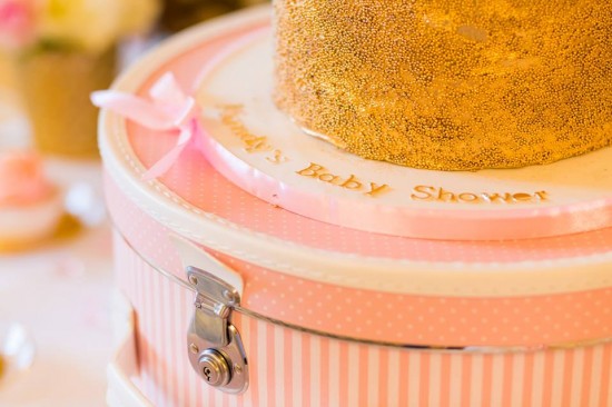 Golden-Carrousel-Babyshower-Cake-Stand-Hat-Box