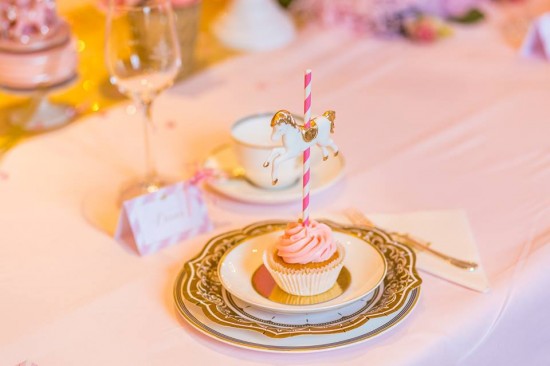Golden-Carrousel-Babyshower-Cupcakes