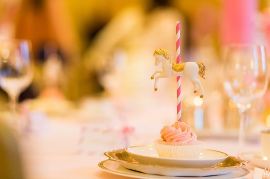 Golden-Carrousel-Babyshower-Cupcakes-Horse