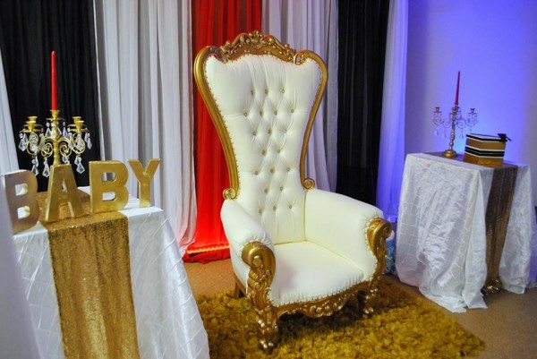 Chic-Hollywood-Red-Carpet-Baby-Shower-Throne