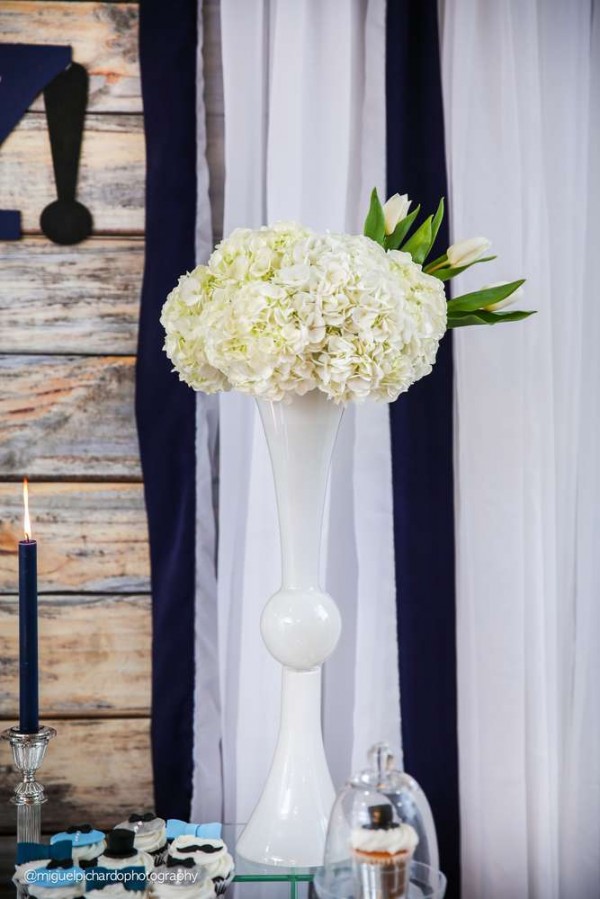 Sophisticated-Mustaches-And-Bows-Baby-Shower-Flowers