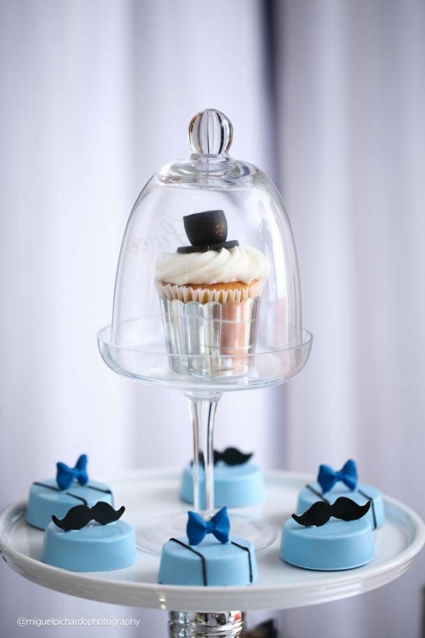Sophisticated-Mustaches-And-Bows-Baby-Shower-Treats