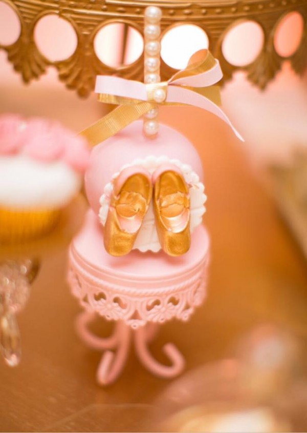 Sweet-Pink-And-Blush-Baby-Shower-Cakepops