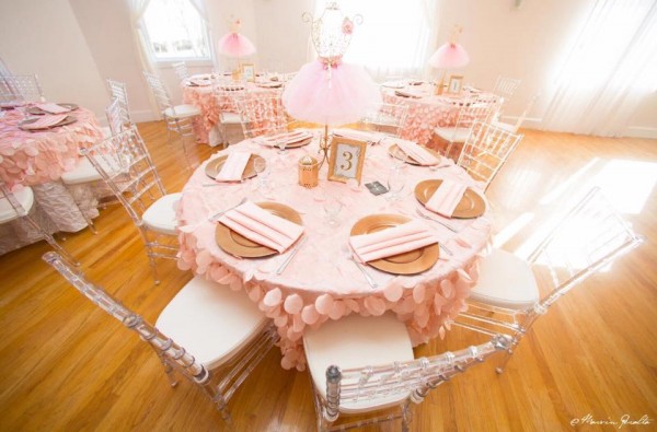 Sweet-Pink-And-Blush-Baby-Shower-Guest-Tables