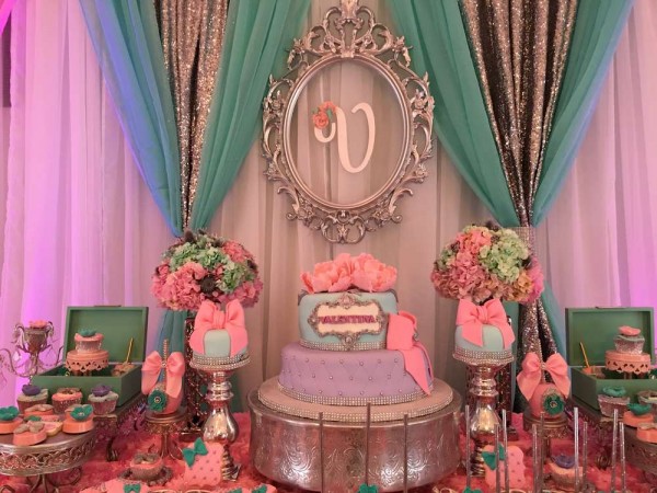 Teal-And-Pink-Modern-Chic-Baby-Shower-Decor-Snacks