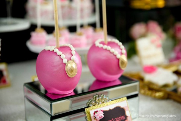 Pink-And-Black-Floral-Baby-Shower-Cakepops