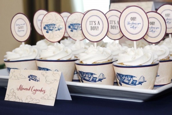 Classic-Airplane-Baby-Shower-Cupcakes