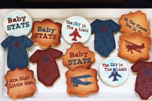 Classic-Airplane-Baby-Shower-Sugar-Cookies