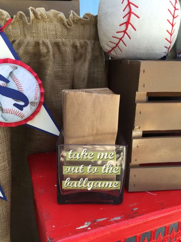 Classic-Baseball-Baby-Shower-Bag-Holder