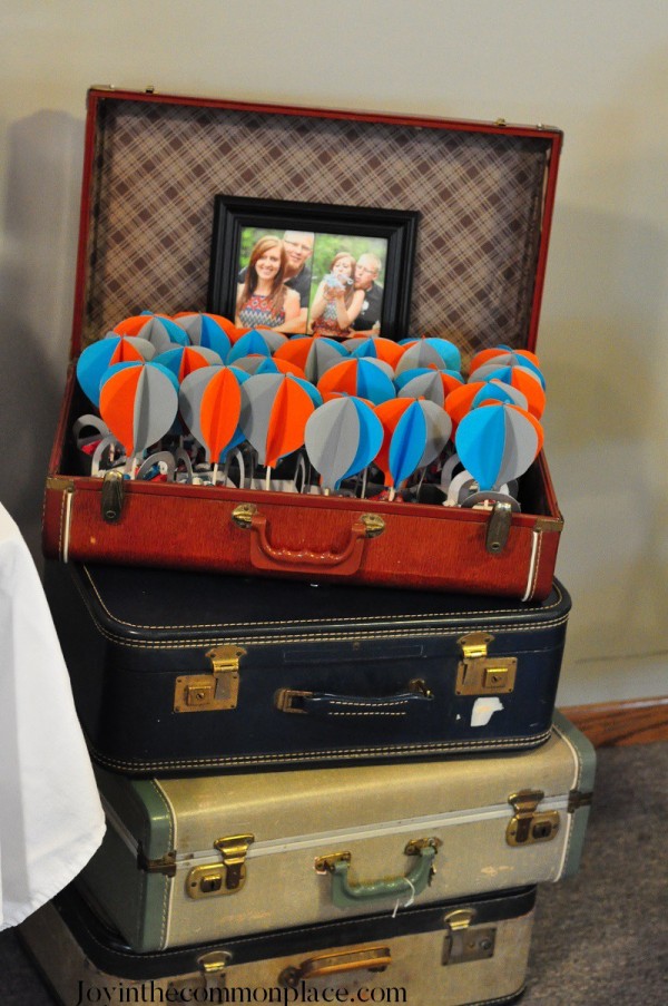 Classic-Hot-Air-Balloon-Baby-Shower-Photo-Art