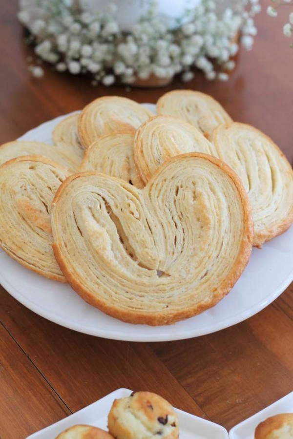 Bright-Bee-Loved-Baby-Shower-Snacks