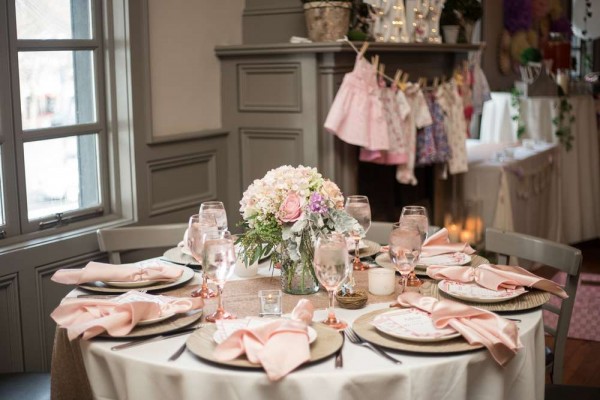 Charming-Garden-Baby-Shower-Guest-Table