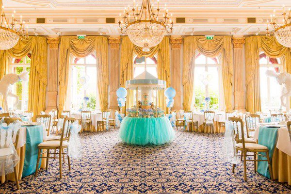golden-carousel-babyshower-dessert-table