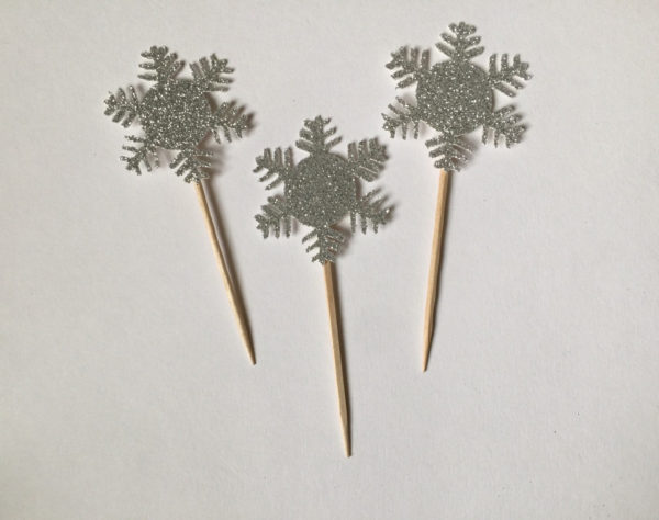 glitter-snowflake-cupcake-toppers