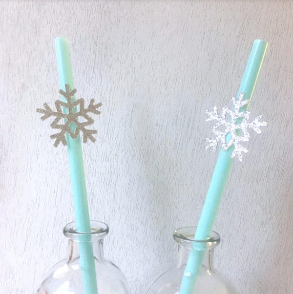winter-wonderland-snowflake-straws
