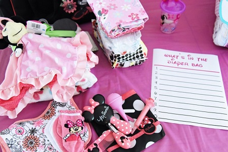 whats-in-the-diaper-bag-minnie-mouse-theme