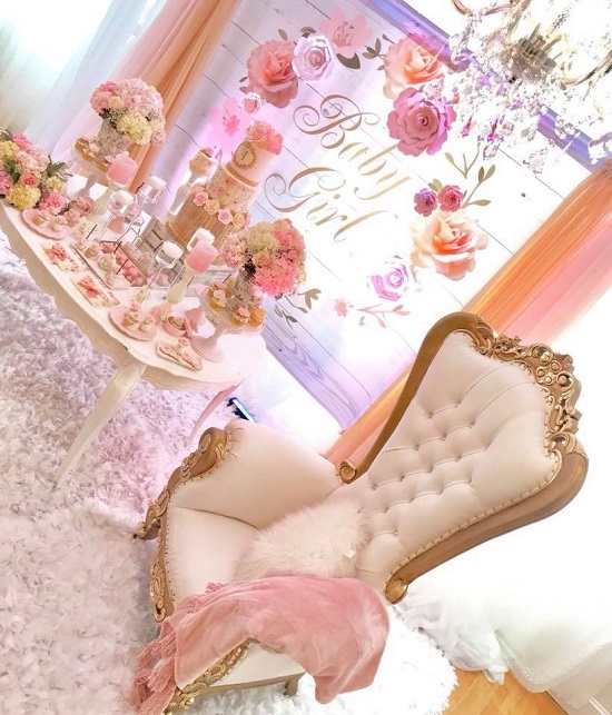 ベビーシャワーの女の子のテーマカラー