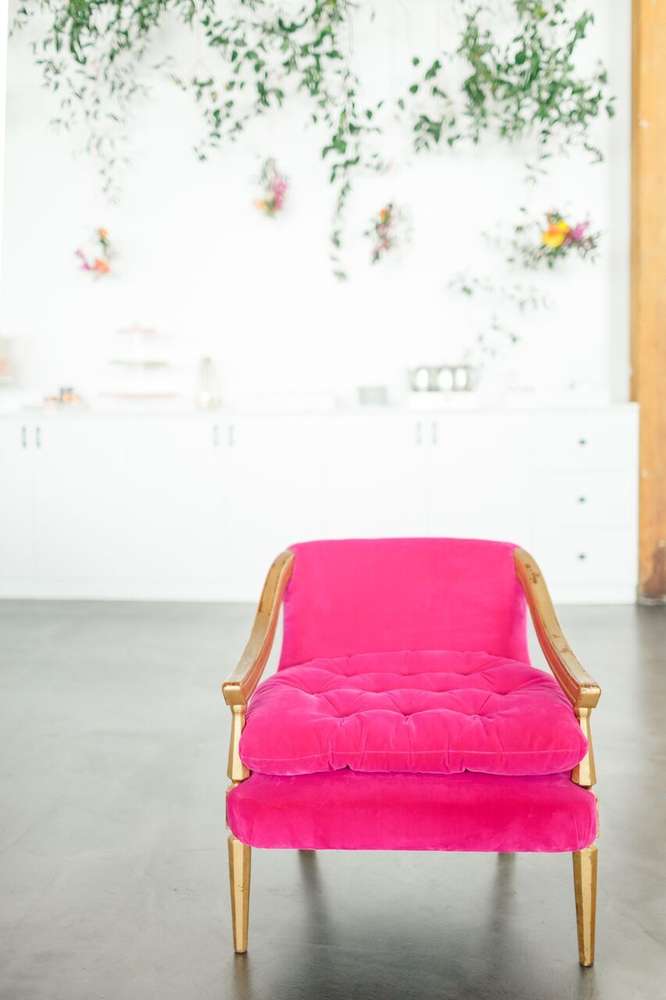 whimsical-little-miss-baby-shower-pink-chair