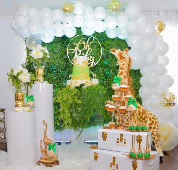 white-balloon-decors