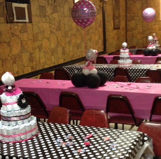 polka dot hello kitty table setup