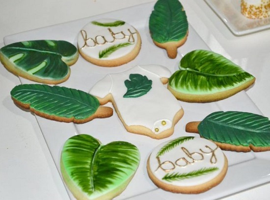 white tray for safari cookies