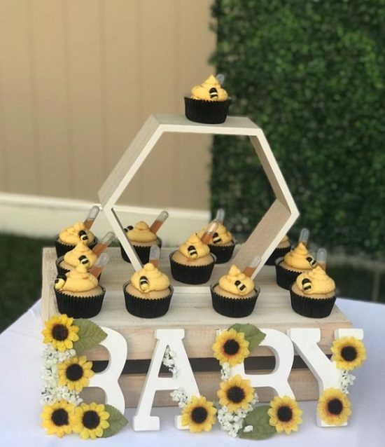 sunflower and bees cupcakes and decors