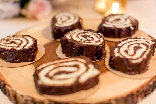chocolate scroll logs