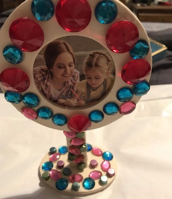 Homemade-decorated-mini-picture-frames